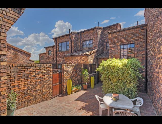 3 BEDROOM HOUSE FOR SALE IN LONEHILL